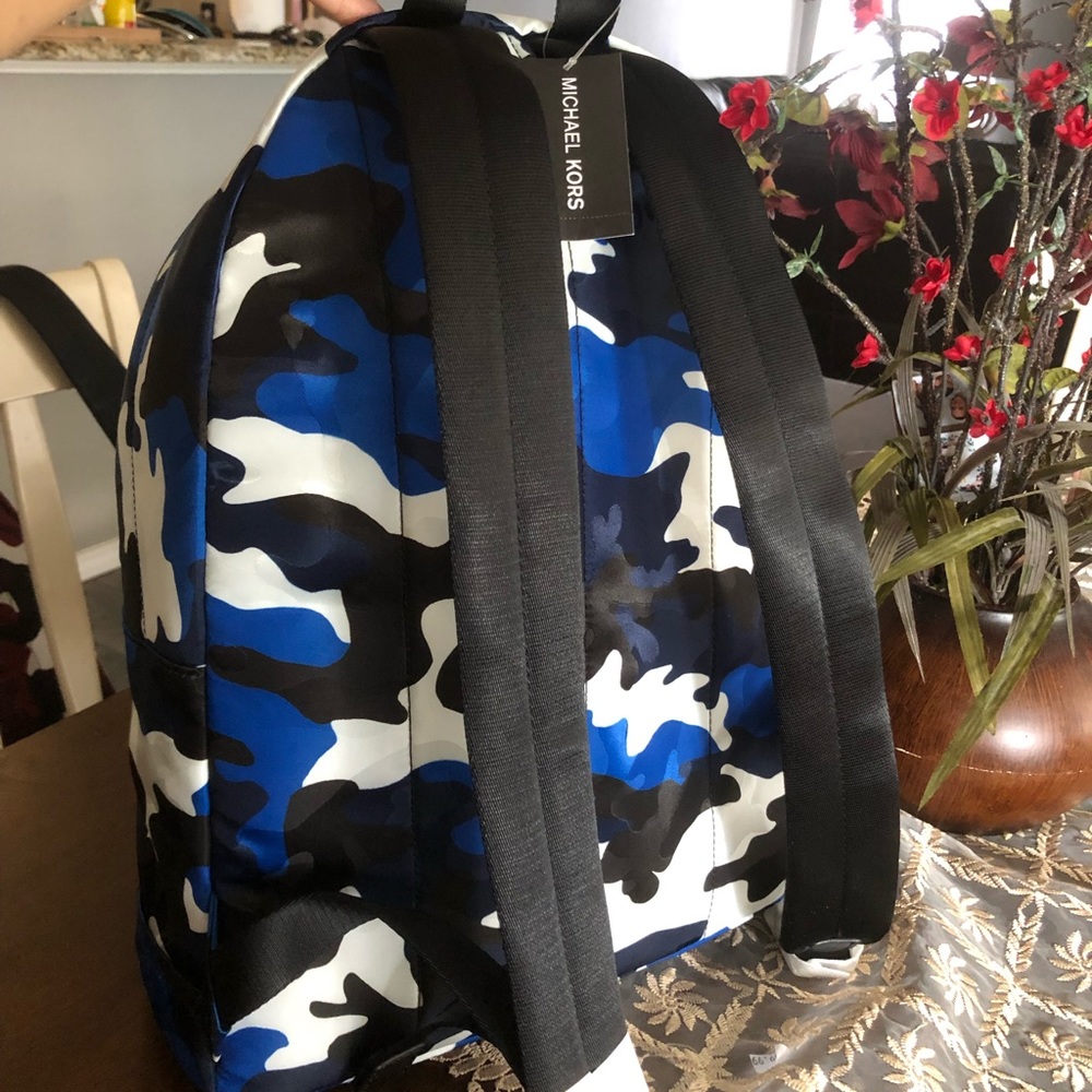 New MK men’s backpack 🧔🏽 - Picture 3 of 7